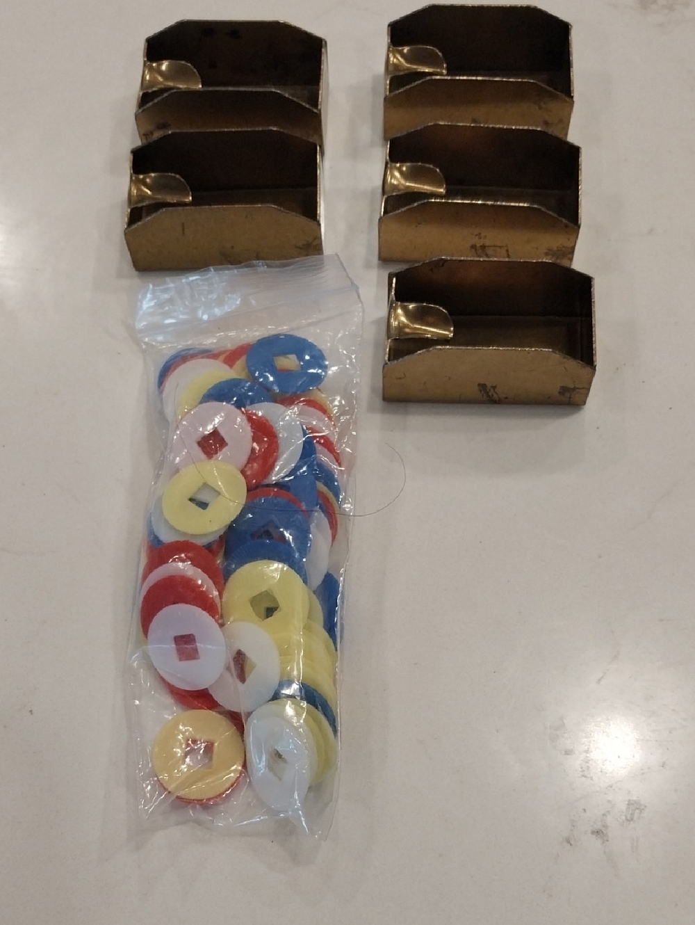 Unlisted  VITAGE Mah Jongg Ash Trays AND TOKENS.